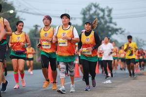 BIB: 15391, 15943, 17077
                            <button type="button" onclick="openModal(10052851)" class="btn btn-primary btn-sm float-right btn-popup" data-toggle="modal" data-target=".modal-high-quality">
                        <i class="fas fa-shopping-cart"></i> Add to Cart
                    </button>
                                            <button type="button" onclick="isThisMe(10052851, true)" class="btn btn-success btn-sm float-right btn-popup btn-isme hidden" data-toggle="tooltip" data-placement="bottom" title="นี่คือรูปของคุณใช่ไหม คลิกที่นี่เพื่อเอาเข้าอัลบั้ม">
                        <i class="fas fa-plus"></i> Add to album
                    </button>
                    <button type="button" onclick="isThisMe(10052851, false)" class="btn btn-warning btn-sm float-right btn-popup btn-isnotme hidden">
                        <i class="fas fa-ban"></i> Remove from album
                    </button>